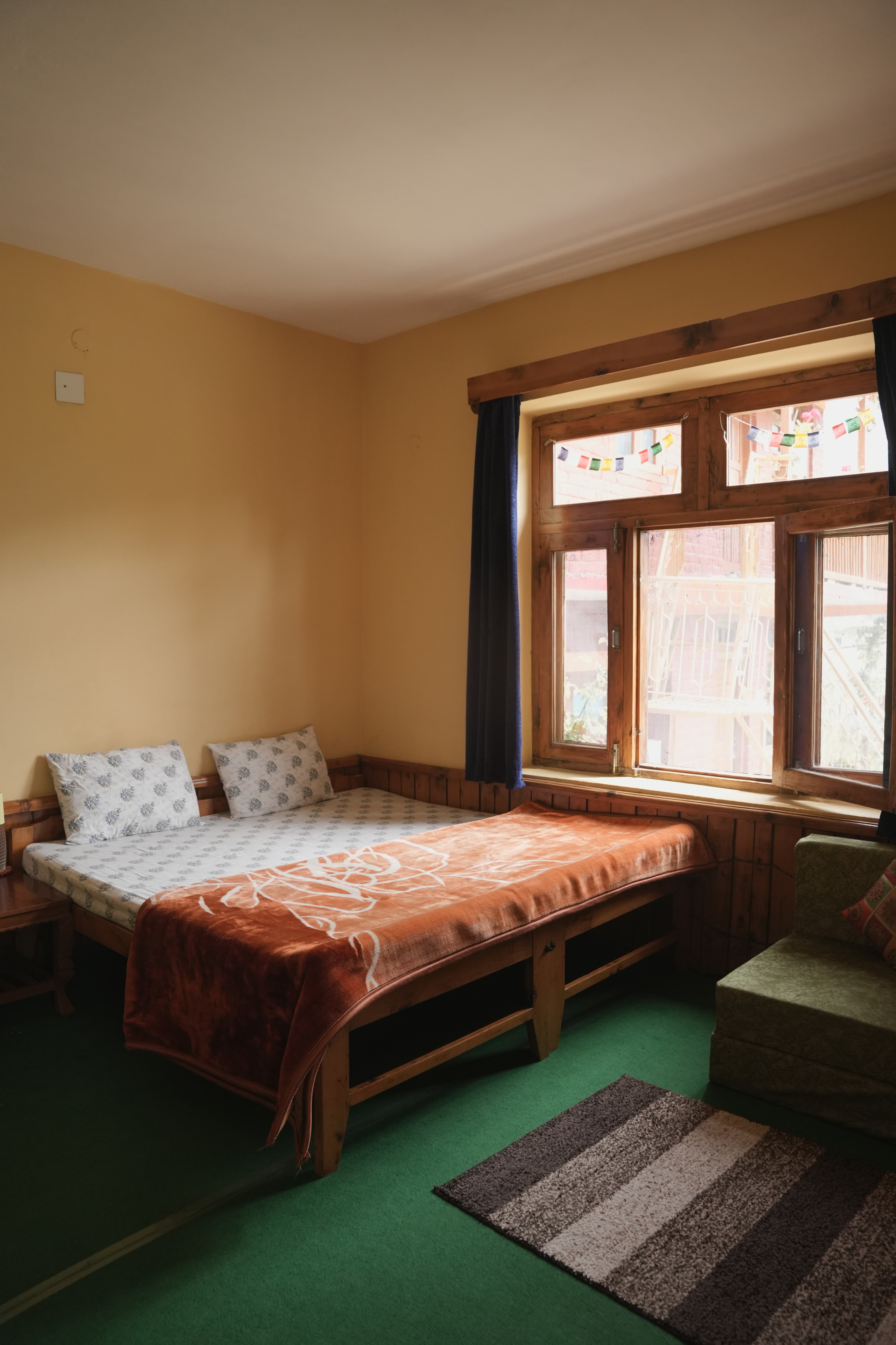 Valley View Room thumbnail 1