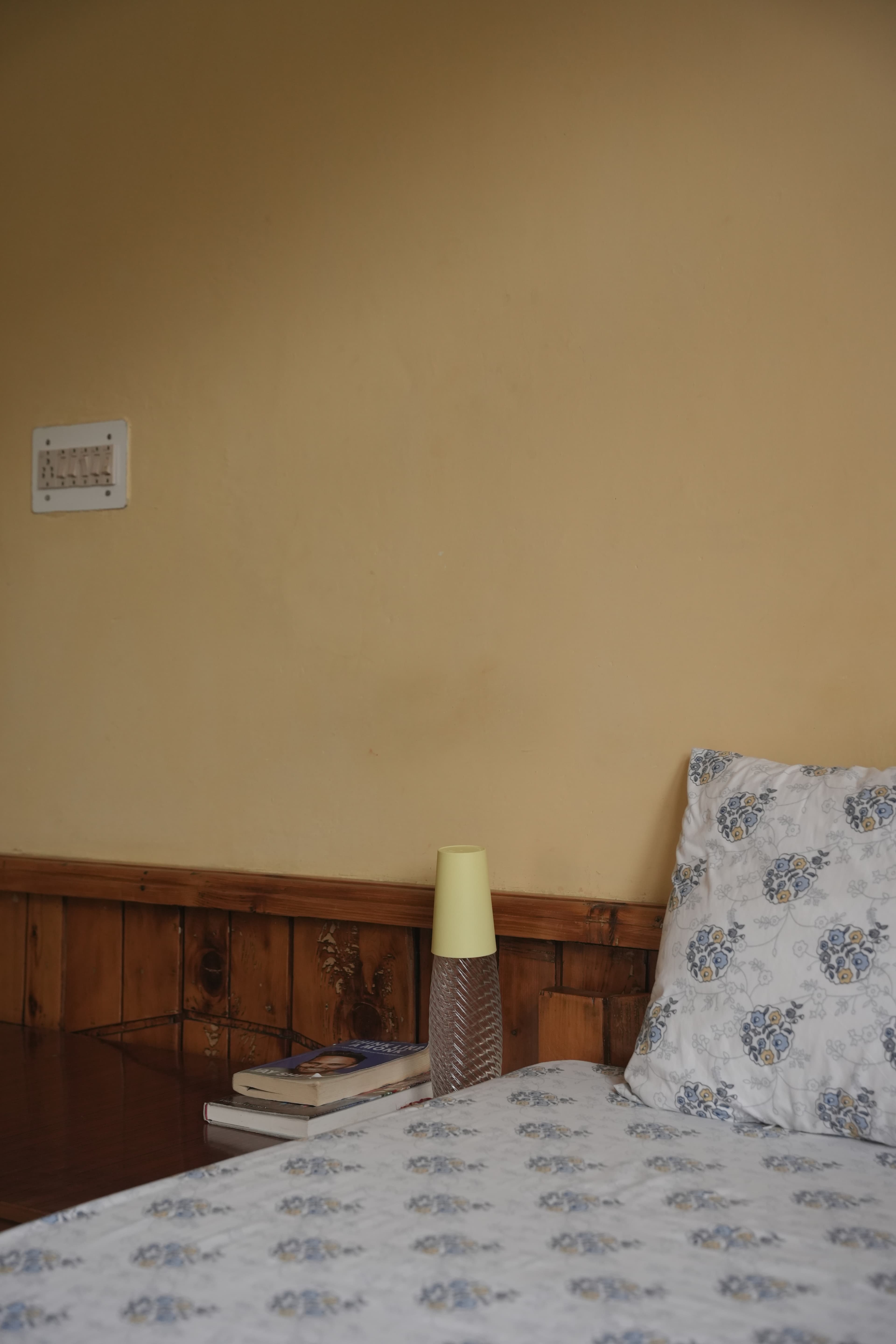 Valley View Room thumbnail 3